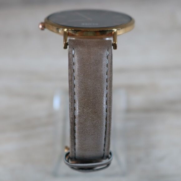 Cluse Minimalist Black Dial Watch – Pre-Owned, Round, Gold/Black - Picture 4 of 10